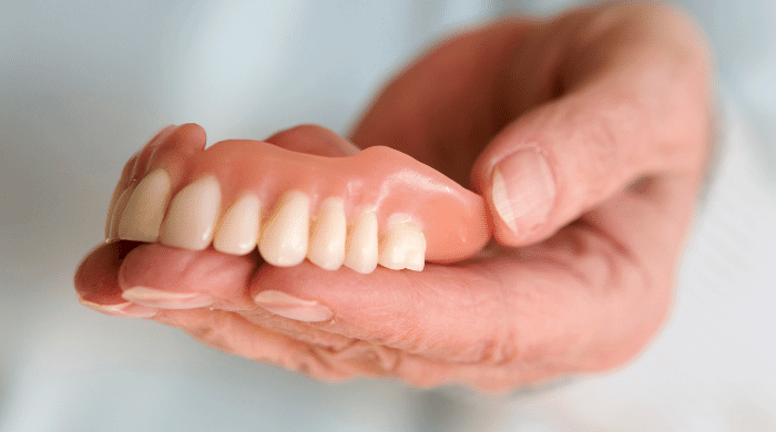 なぜ入れ歯以外の治療法を選べなくなるのか？