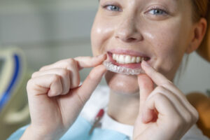 インビザライン 浮く