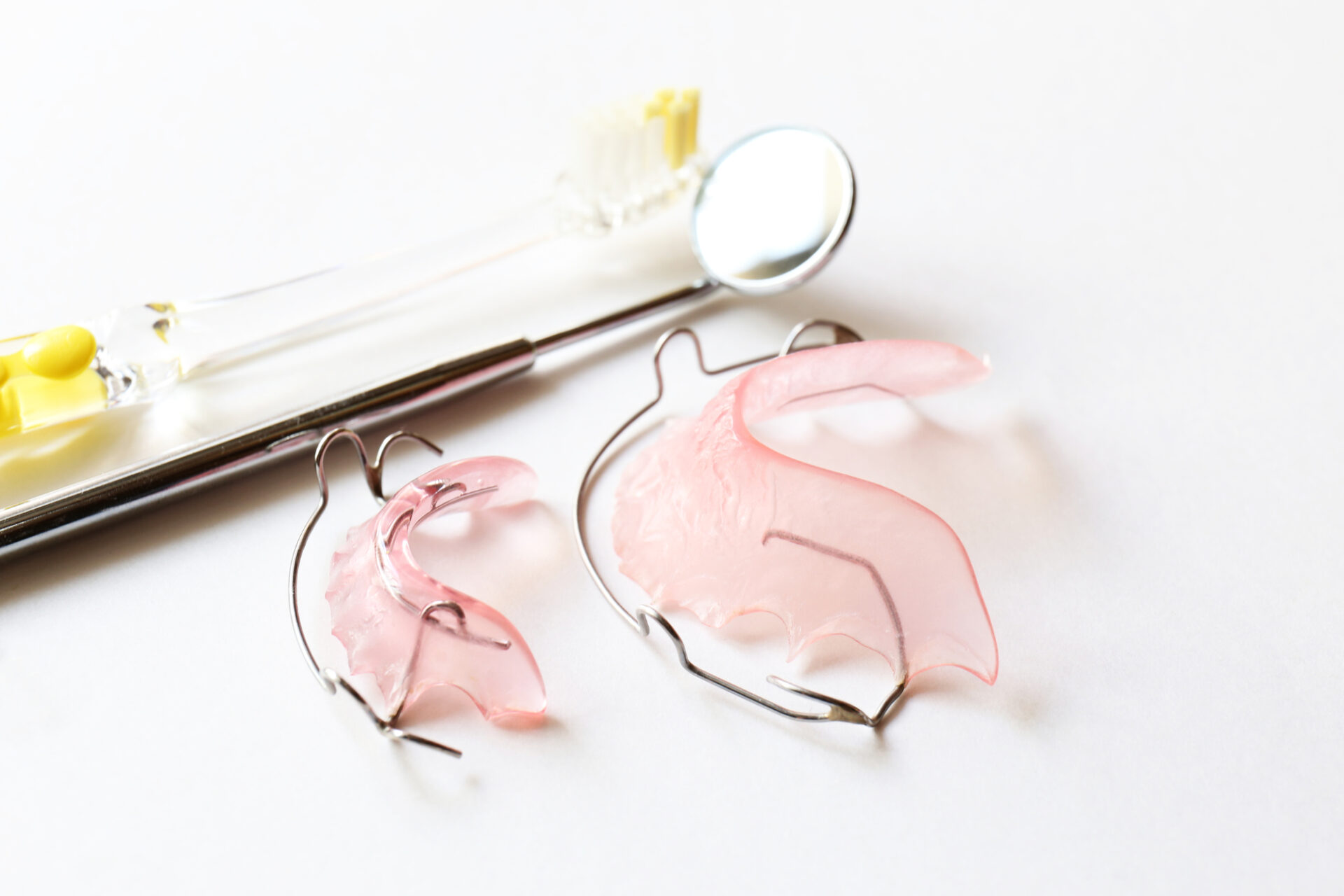 インビザライン　リテーナーいつまで