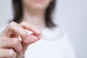 インビザライン 外れない