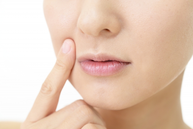 インビザライン　ほうれい線